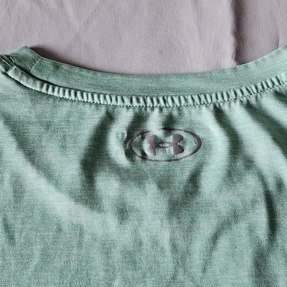 Under Armour Women's Green T-Shirt - Picture 7 of 8